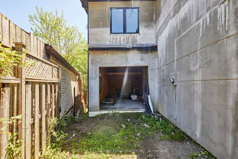 Photo 6 at 213 Phyllis Avenue, Cliffcrest, Toronto