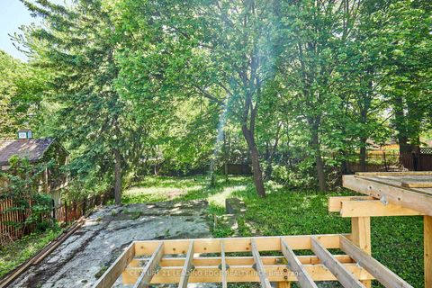 Photo 10 at 213 Phyllis Avenue, Cliffcrest, Toronto