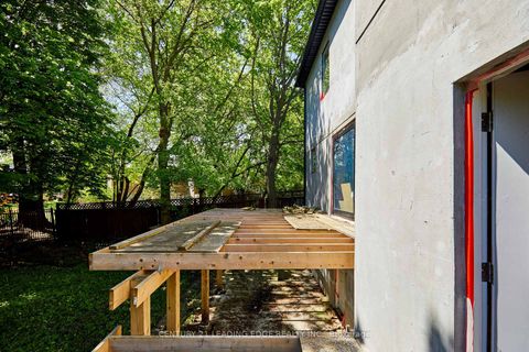 Photo 12 at 213 Phyllis Avenue, Cliffcrest, Toronto