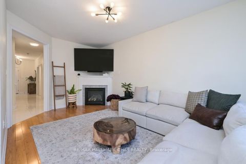 Photo 10 at 1846 Lamstone Street, Alcona, Innisfil