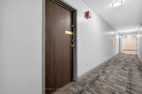 Photo 3 at 702 - 390 Dixon Road, The Westway, Toronto