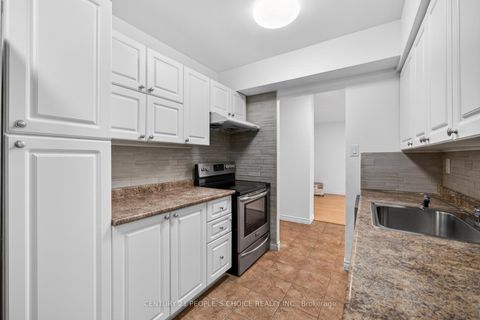 Photo 10 at 702 - 390 Dixon Road, The Westway, Toronto
