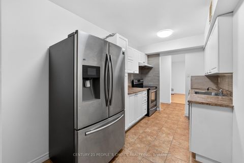 Photo 12 at 702 - 390 Dixon Road, The Westway, Toronto