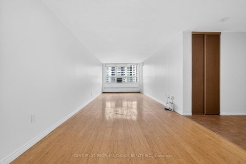 Photo 15 at 702 - 390 Dixon Road, The Westway, Toronto