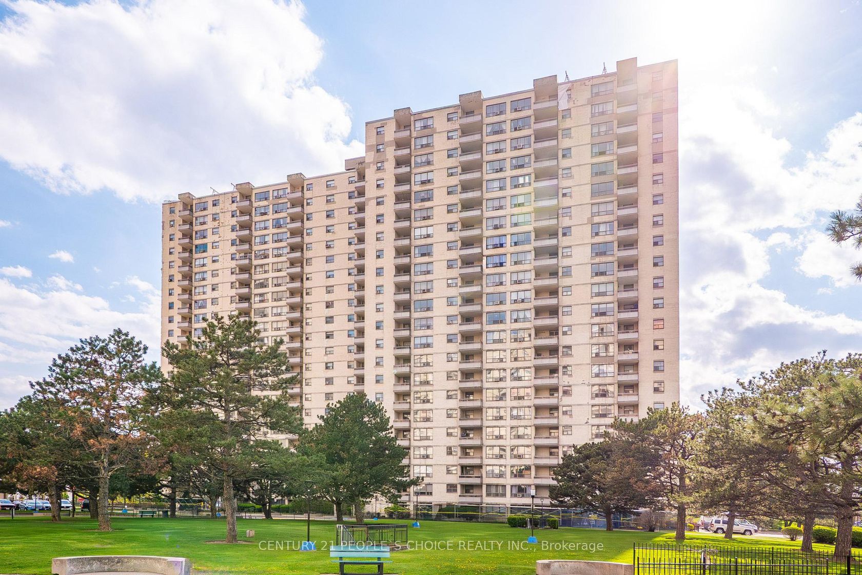 702 - 390 Dixon Road, The Westway, Toronto 