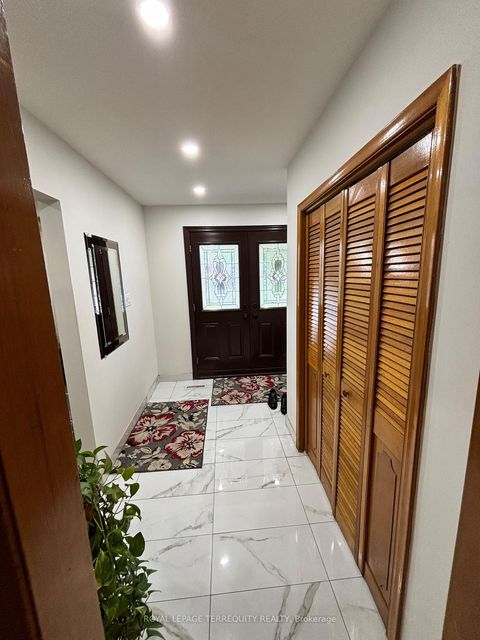 Photo 8 at 28 Keegan Crescent, York University Heights, Toronto