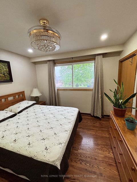 Photo 19 at 28 Keegan Crescent, York University Heights, Toronto