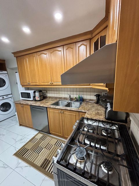 Photo 25 at 28 Keegan Crescent, York University Heights, Toronto