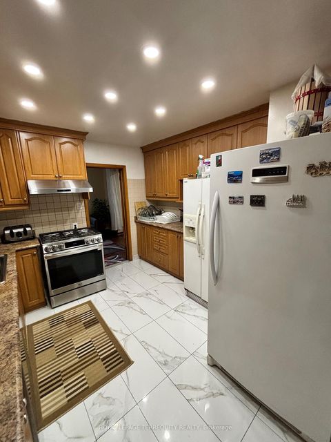 Photo 26 at 28 Keegan Crescent, York University Heights, Toronto