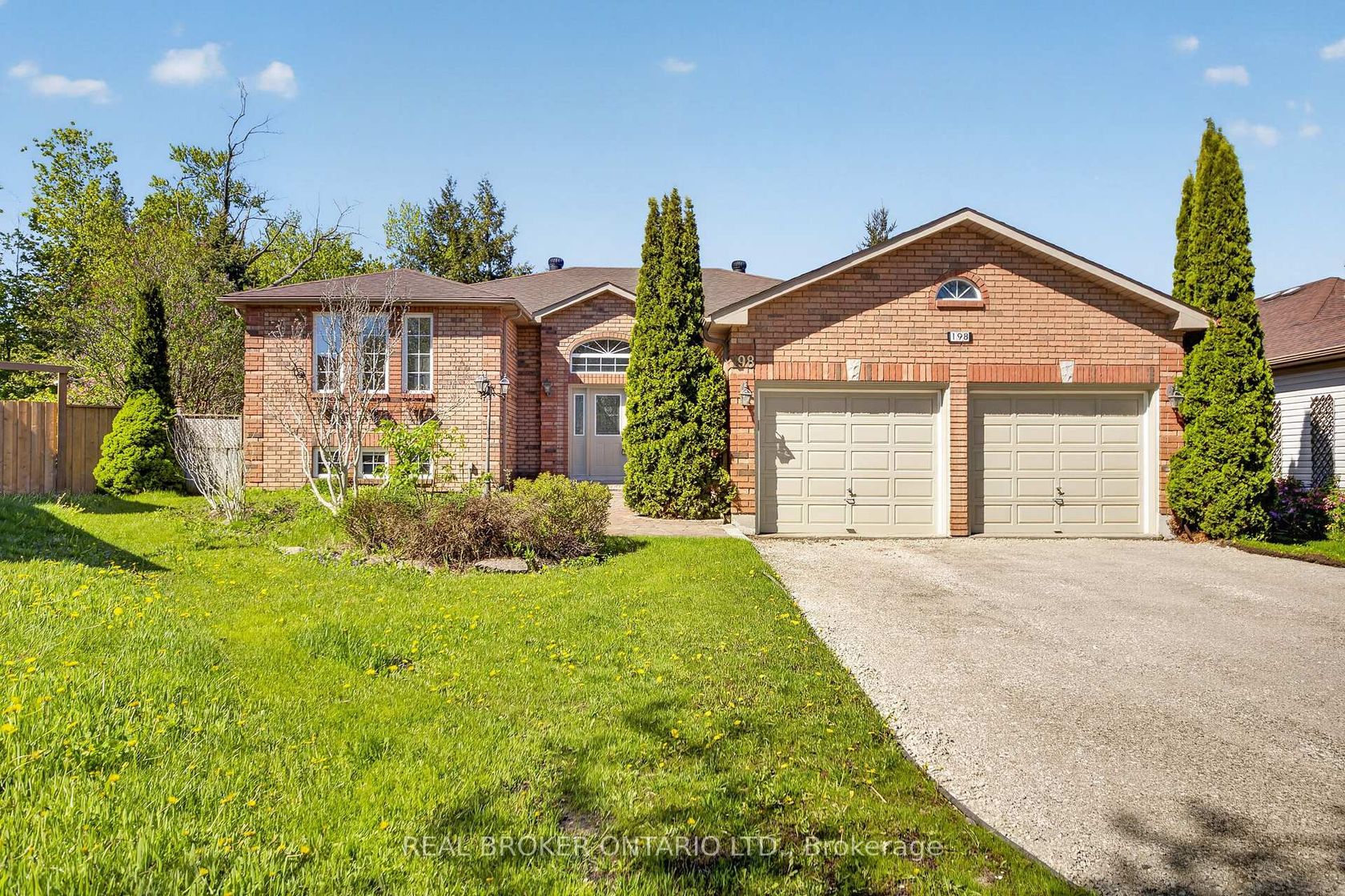 198 Columbia Road, Holly, Barrie photo number 2