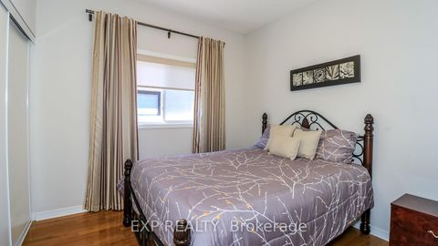 Photo 5 at 10 Westminster Circle, Shore, Barrie