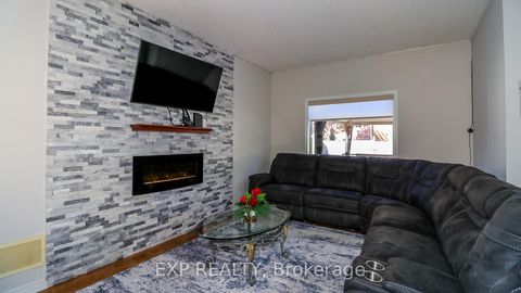 Photo 16 at 10 Westminster Circle, Shore, Barrie