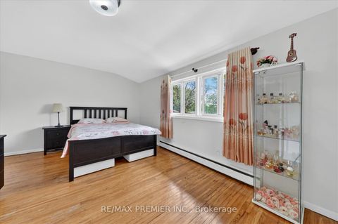 Photo 4 at 48 - 85 Driftwood Avenue, Jane Heights, Toronto