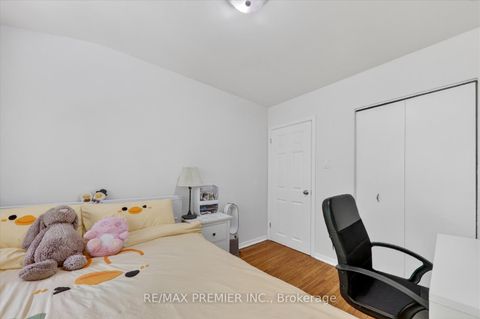 Photo 10 at 48 - 85 Driftwood Avenue, Jane Heights, Toronto