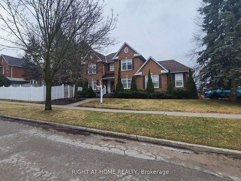 Photo 1 at 3 Hampstead Gate E, Courtice, Clarington
