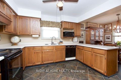 Photo 11 at 3 Hampstead Gate E, Courtice, Clarington