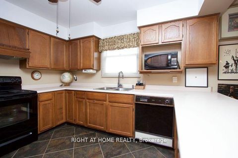 Photo 13 at 3 Hampstead Gate E, Courtice, Clarington