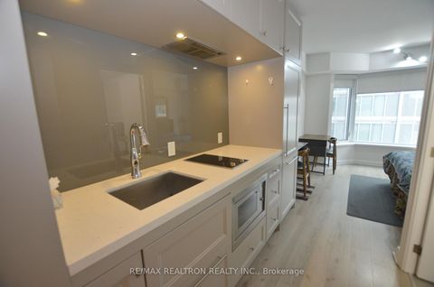 Photo 6 at 713 - 155 Yorkville Avenue, Annex, Toronto