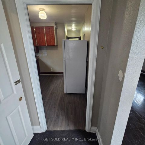 Photo 2 at 54 Sixteenth Street, New Toronto, Toronto