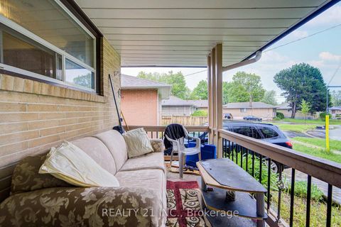 Photo 3 at 44 Sundance Crescent, Woburn, Toronto