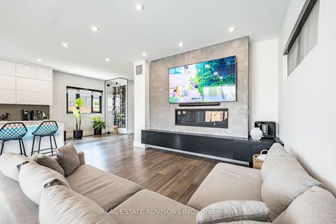 Photo 9 at 50 Beckwith Road E, West Deane, Toronto