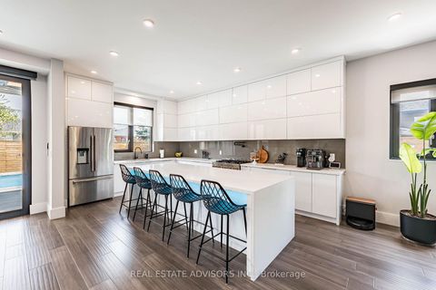 Photo 11 at 50 Beckwith Road E, West Deane, Toronto