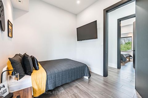 Photo 17 at 50 Beckwith Road E, West Deane, Toronto