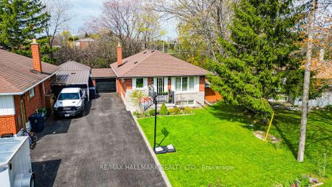 Photo 2 at 30 Shandon Drive, Maryvale, Toronto