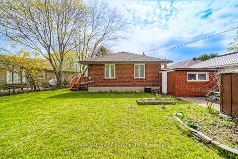 Photo 4 at 30 Shandon Drive, Maryvale, Toronto
