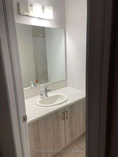 Photo 1 at 163 Fenchurch Manor, Rural Barrie Southeast, Barrie