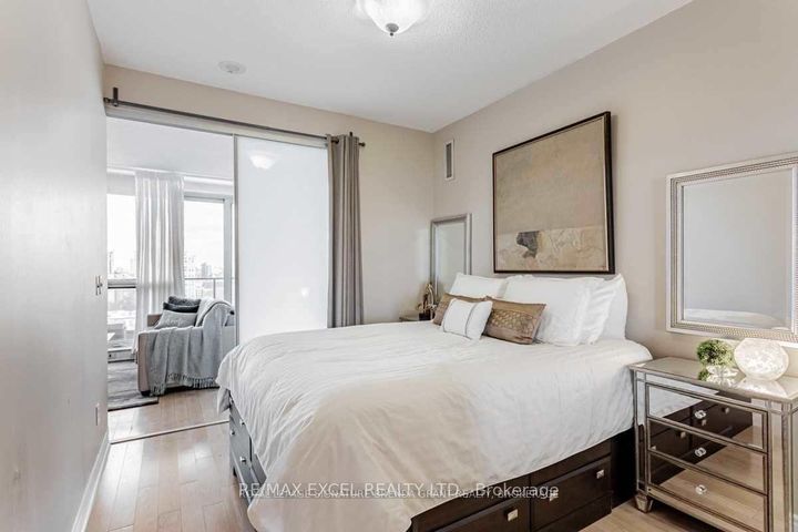 Photo 15 at 1126 - 2885 Bayview Avenue, Bayview Village, Toronto
