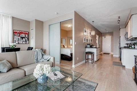 Photo 8 at 1126 - 2885 Bayview Avenue, Bayview Village, Toronto