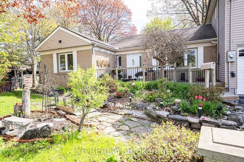 Photo 4 at 75 Shilton Road, Malvern West, Toronto