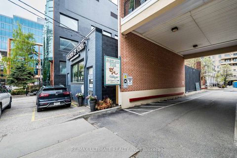 Photo 1 at 11 Niagara Street, Waterfront Communities C1, Toronto