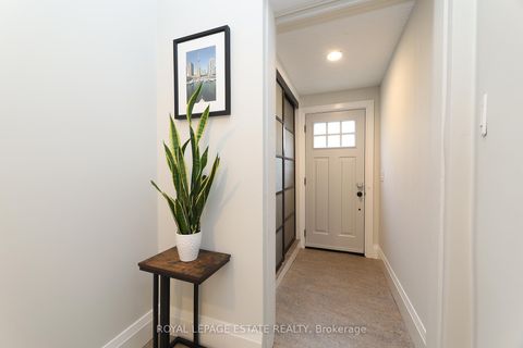 Photo 3 at 27 Sycamore Place, The Beaches, Toronto