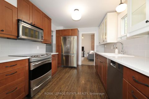 Photo 14 at 27 Sycamore Place, The Beaches, Toronto