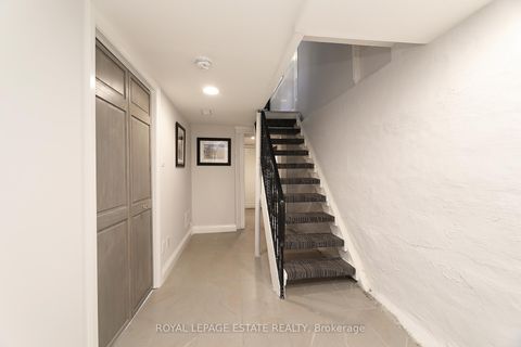 Photo 24 at 27 Sycamore Place, The Beaches, Toronto