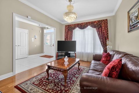 Photo 2 at 17 Amalfi Court, West Woodbridge, Vaughan