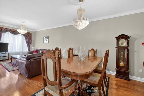 Photo 4 at 17 Amalfi Court, West Woodbridge, Vaughan