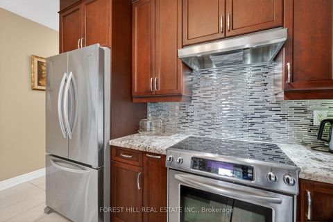 Photo 7 at 17 Amalfi Court, West Woodbridge, Vaughan