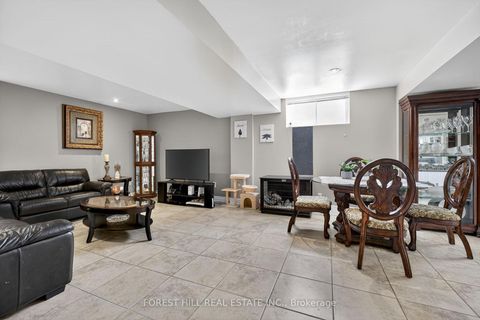 Photo 16 at 17 Amalfi Court, West Woodbridge, Vaughan