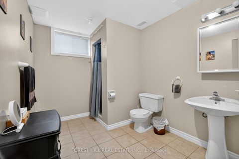 Photo 19 at 17 Amalfi Court, West Woodbridge, Vaughan