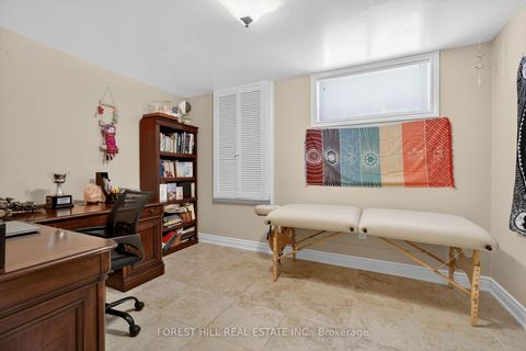 Photo 21 at 17 Amalfi Court, West Woodbridge, Vaughan