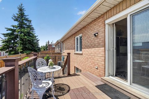 Photo 23 at 17 Amalfi Court, West Woodbridge, Vaughan