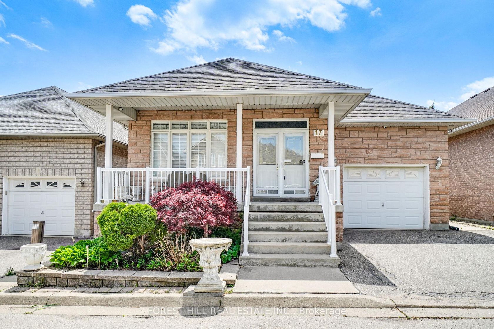 17 Amalfi Court, West Woodbridge, Vaughan photo number 2