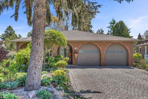 Photo 1 at 14 Squirewood Road, Pleasant View, Toronto