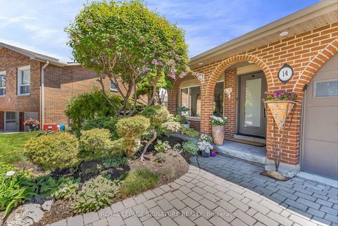Photo 5 at 14 Squirewood Road, Pleasant View, Toronto