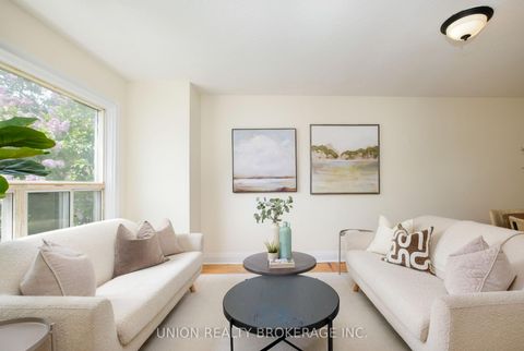Photo 2 at 31 Thora Avenue, Oakridge, Toronto