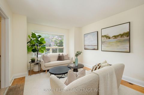 Photo 3 at 31 Thora Avenue, Oakridge, Toronto
