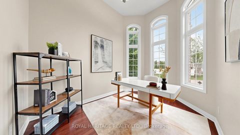 Photo 4 at 3 Kinross Avenue, Brooklin, Whitby